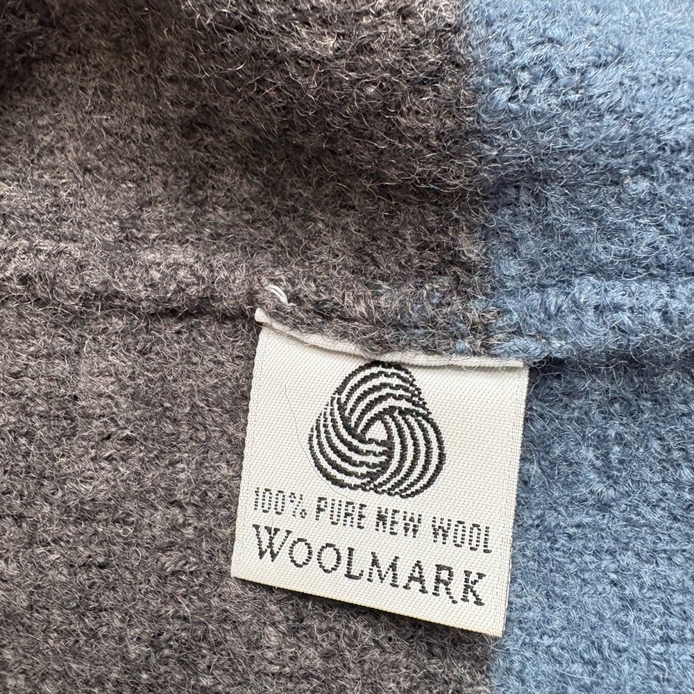 Pendleton 100% Virgin Wool Gray & Blue Floral Embroidered Cardigan Sweater XL - Picture 2 of 5